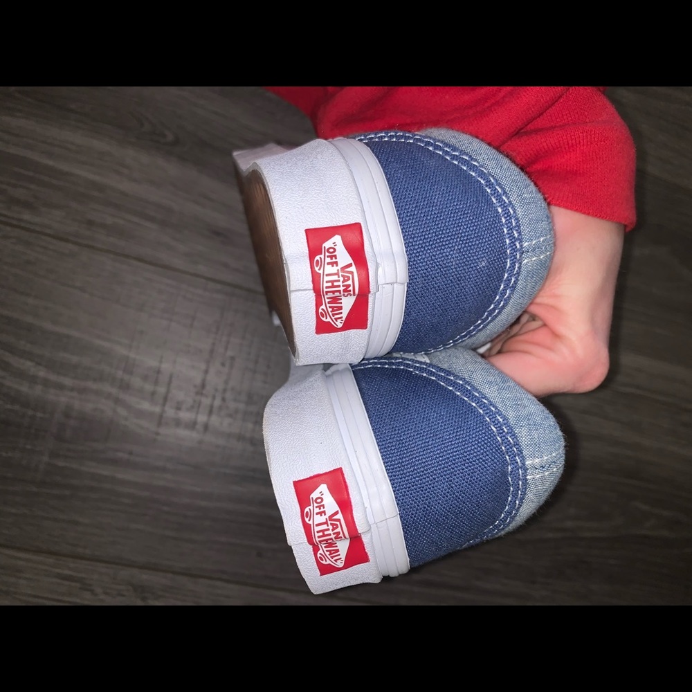 Vans - Picture 5 of 6